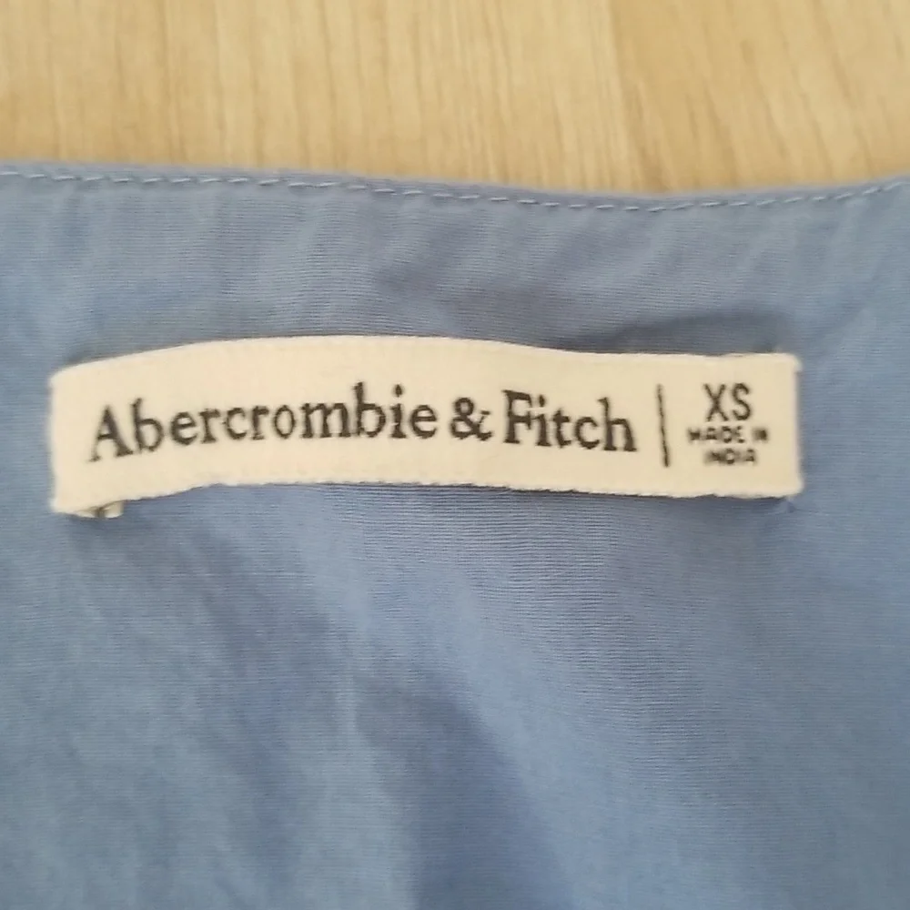 Abercrombie & Fitch Sky Blue Ruched Blouse - Picture 2 of 6